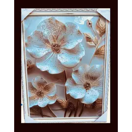 Pikturë dekorative me lule elegante blu dhe detaje ari 70×90 cm, art modern me kornizë luksoze