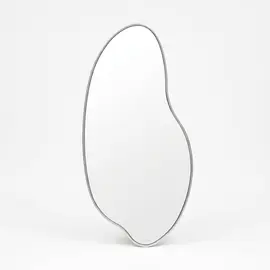 Pasqyrë Ovale me Kornizë të Bardhë dhe Kontur Shtrembër për Mur