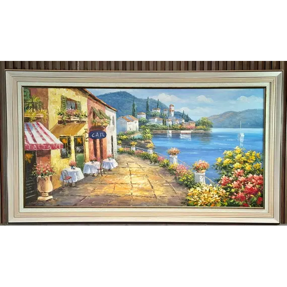 Pikturë Peisazh Mesdhetar me Liqen, Shtëpi Gurësh dhe Lule – 140×80 cm