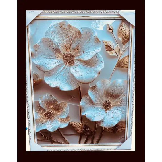 Pikturë dekorative me lule elegante blu dhe detaje ari 70×90 cm, art modern me kornizë luksoze