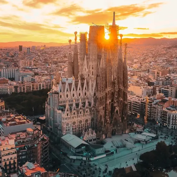 Paketa Turistike Barcelonë 3 & 4 Ditë nga Tirana me Avion dhe Guidë €399